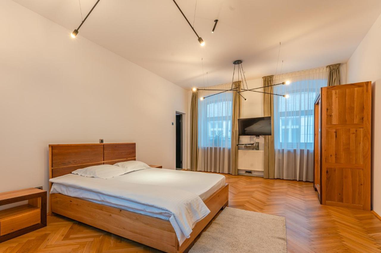 Premium Suites Postavarului Braşov Esterno foto