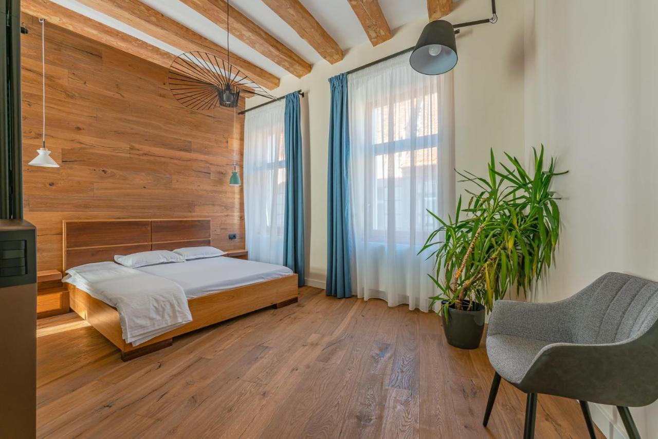 Premium Suites Postavarului Braşov Esterno foto