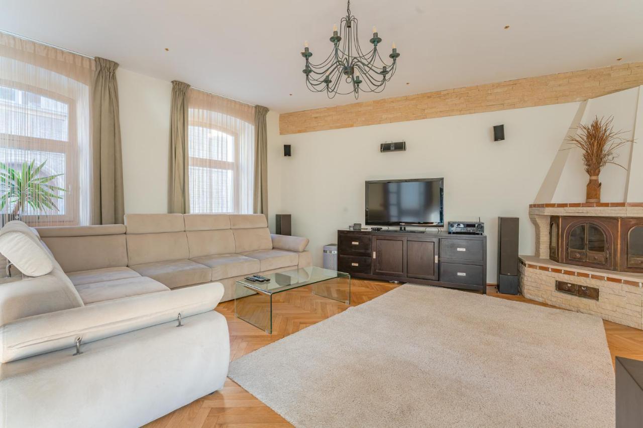 Premium Suites Postavarului Braşov Esterno foto