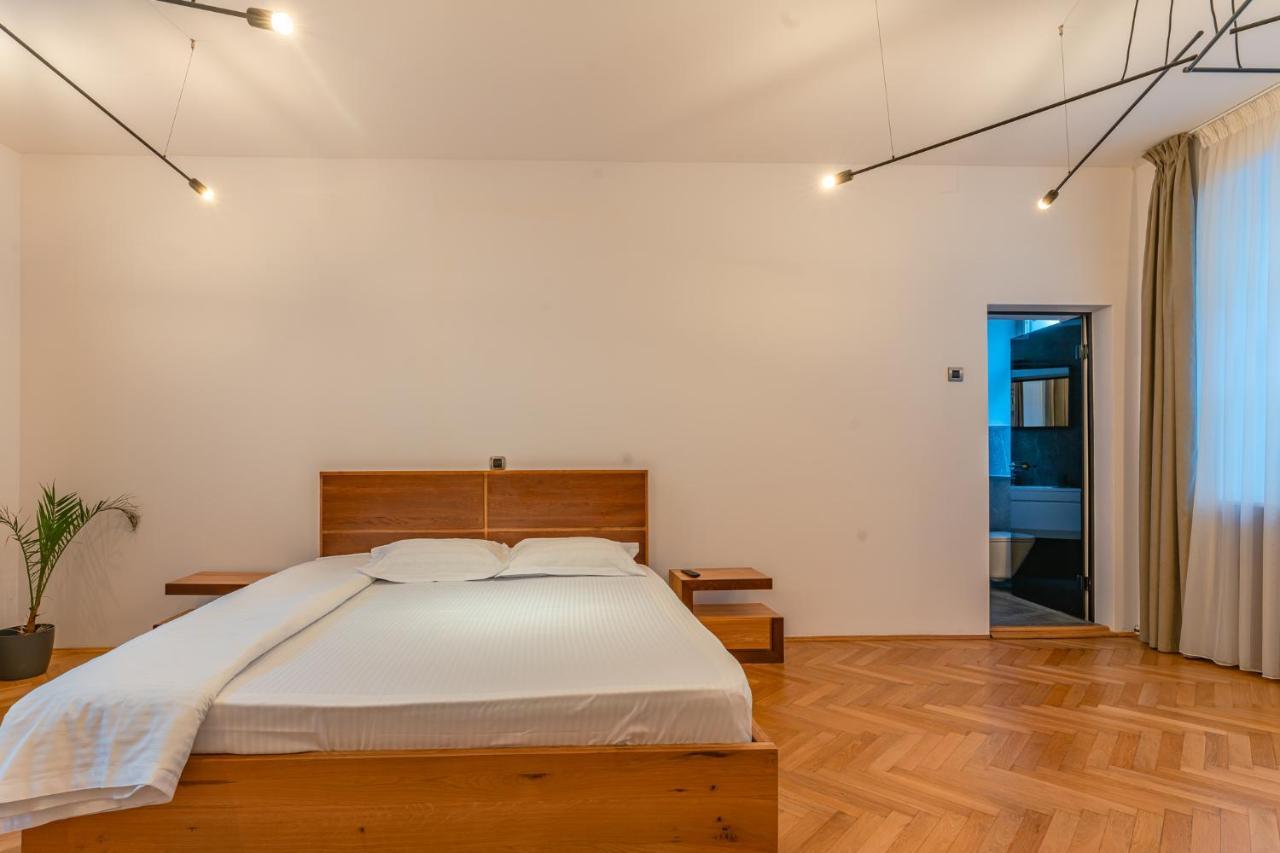 Premium Suites Postavarului Braşov Esterno foto