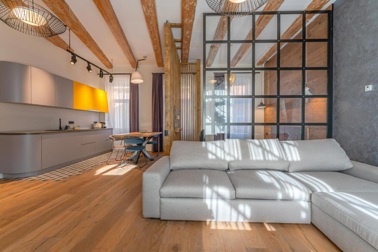 Premium Suites Postavarului Braşov Esterno foto