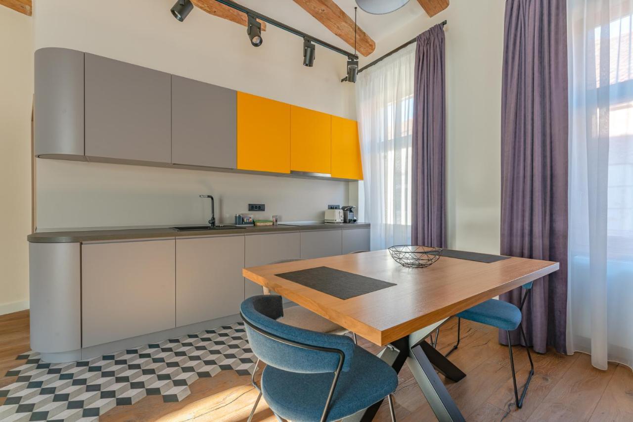 Premium Suites Postavarului Braşov Esterno foto