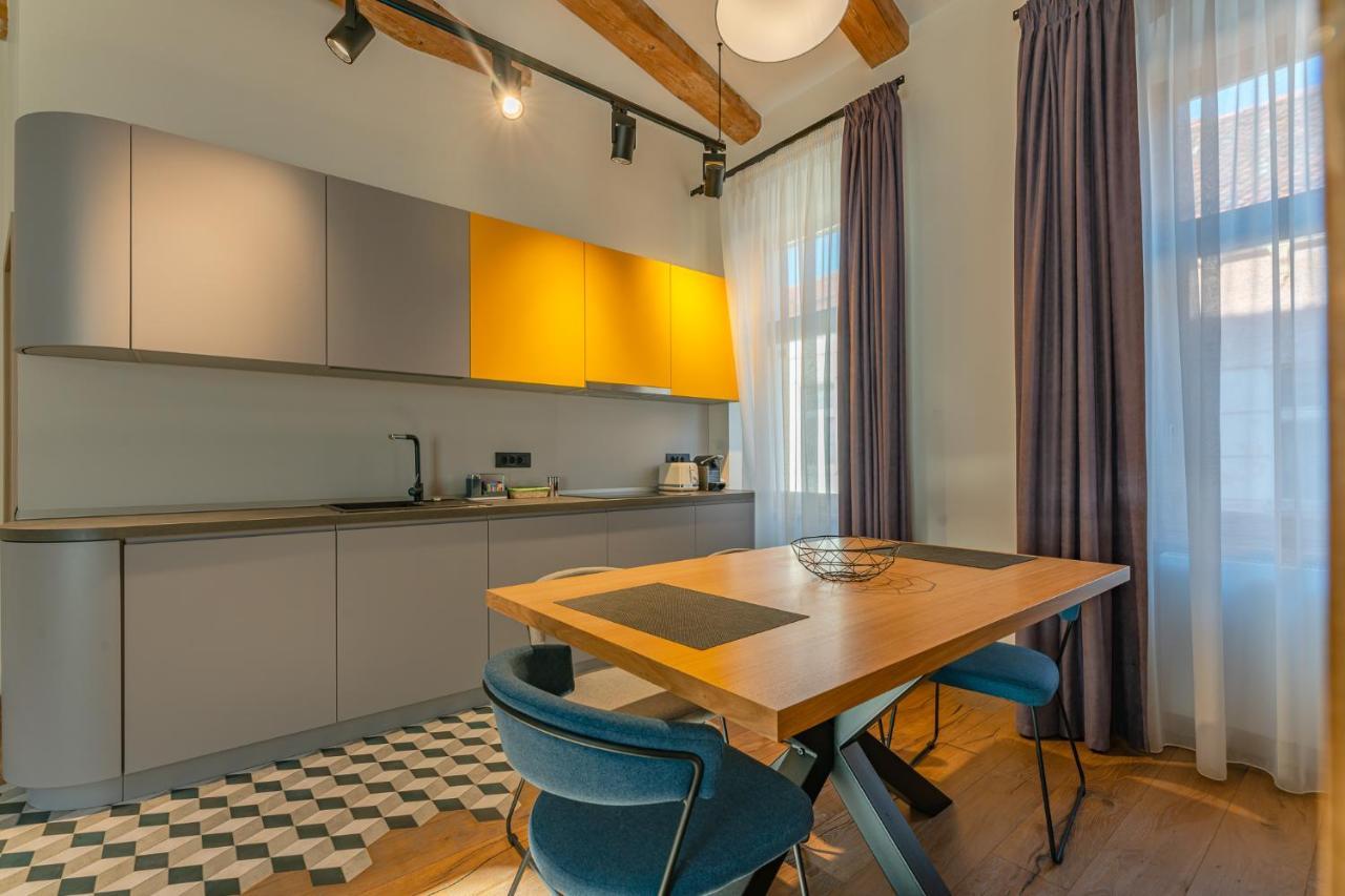 Premium Suites Postavarului Braşov Esterno foto