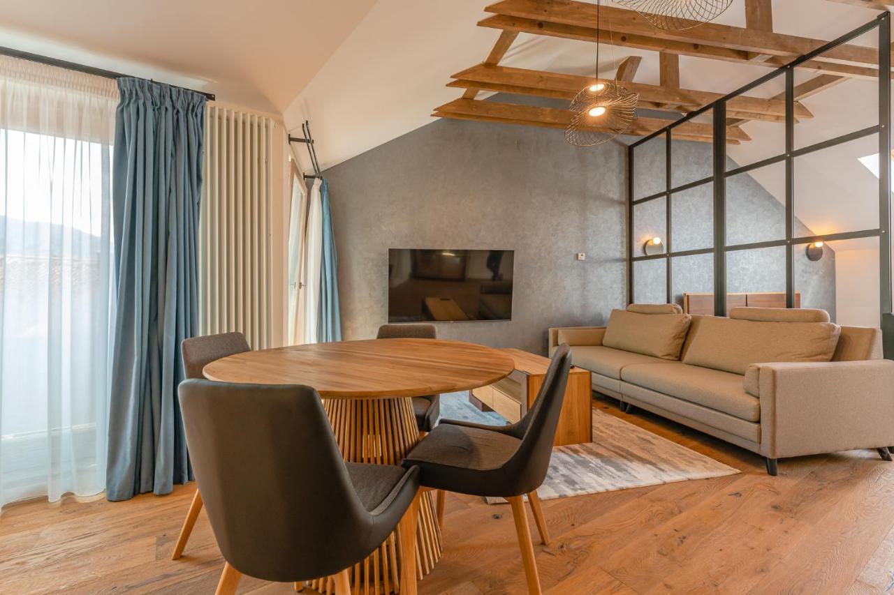 Premium Suites Postavarului Braşov Esterno foto